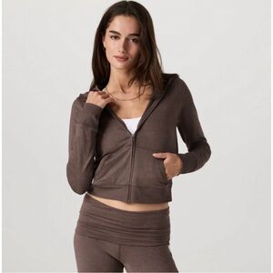 NWT Vuori halo mini full zip hoodie
 CHOCOLATE MILK Size L